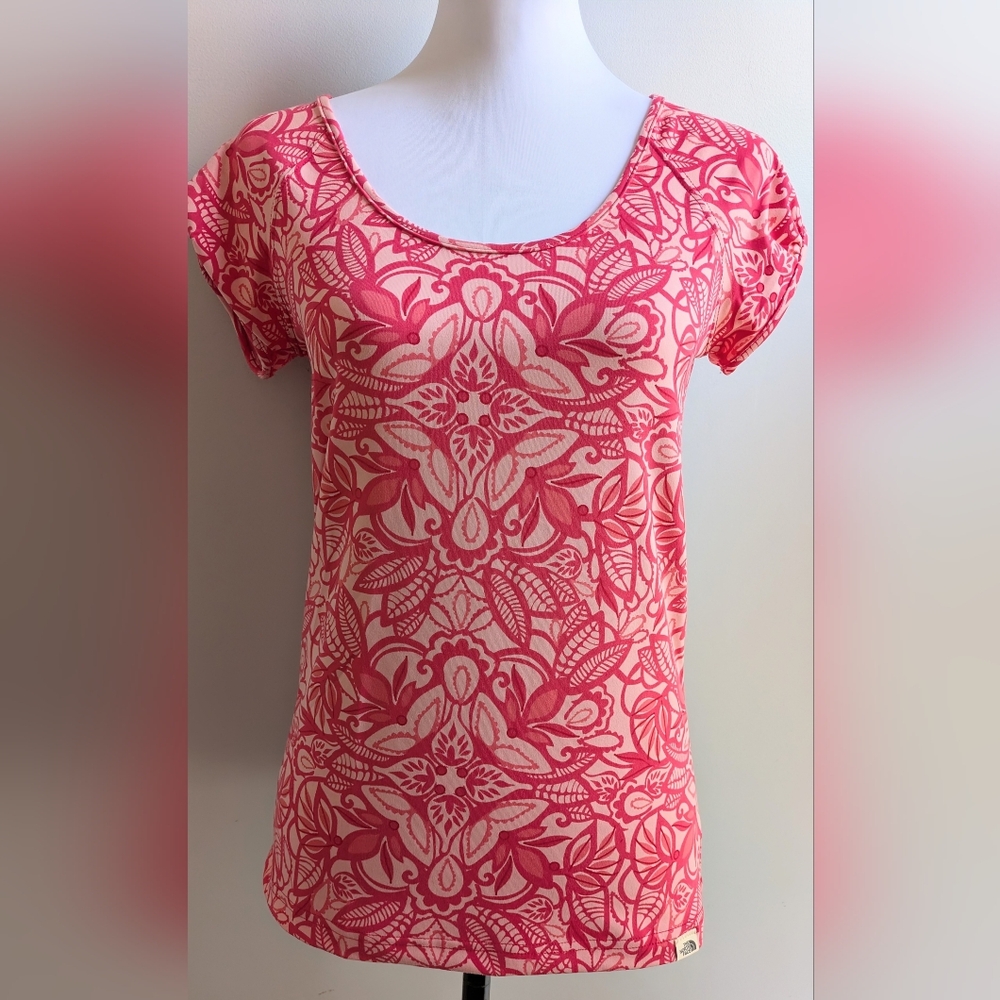NWOT...The North Face Floral Vapor Wick Active Short Sleeve Top Size Small